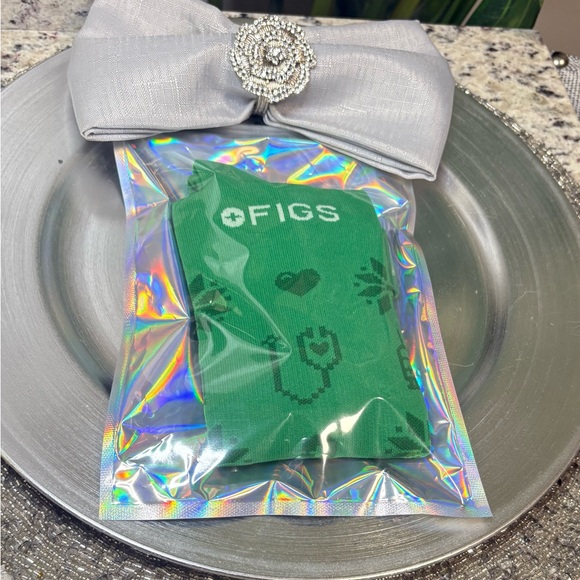 Figs Green Do it With Heart Compression Socks - Picture 2 of 2